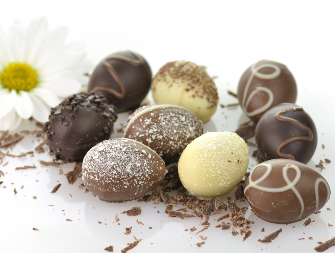 Chefs con huevos de chocolate